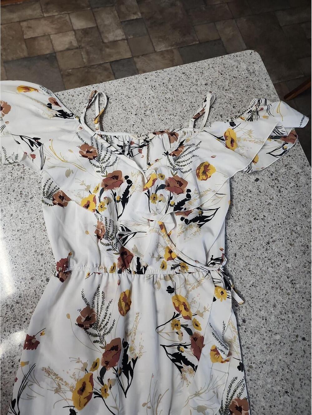 Dress - Picture 3 of 6
